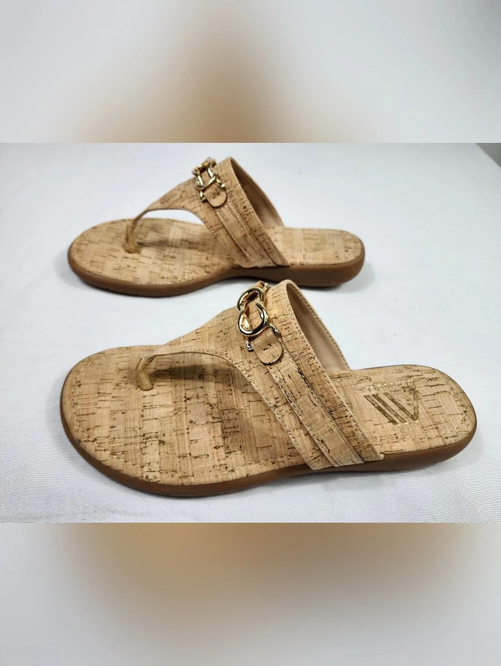 AEROSOLES cork effect